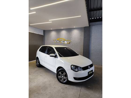 VOLKSWAGEN POLO 1.6 MI 8V FLEX 4P AUTOMATIZADO VOLKSWAGEN POLO 1.6 MI 8V FLEX 4P AUTOMATIZADO